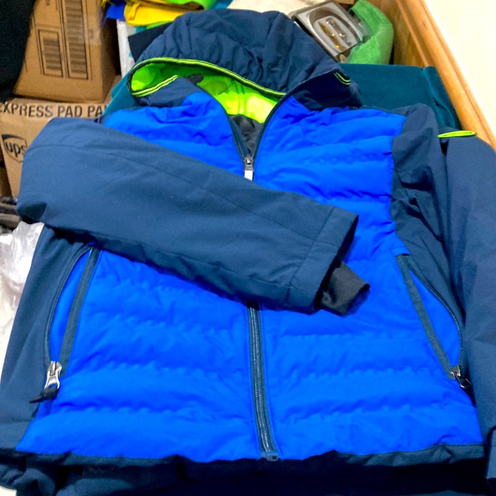 Like new boys Gerry winter jacket.  Size M 8/10.